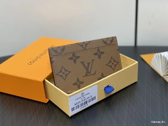 VUITTON HOLDER-11*7*0.5cm CARD LOUIS 0411